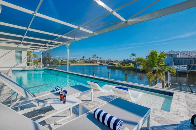 VRCC Villa Alany-Luxe Escape-Sept lastminute deal - image 1