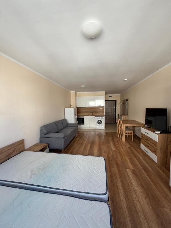 Grey Luxury Studio 2 - image 9