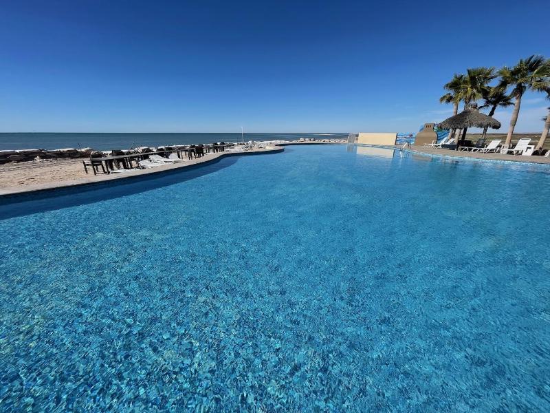 Seaside Hacienda 6 Bedrooms - image 42