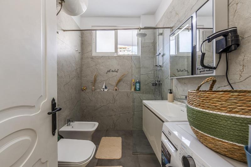 Seaview Apartments Durres - image 5