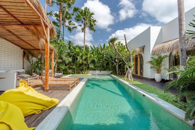 Elegant 4BR Pool Villa Families & Groups - image 28
