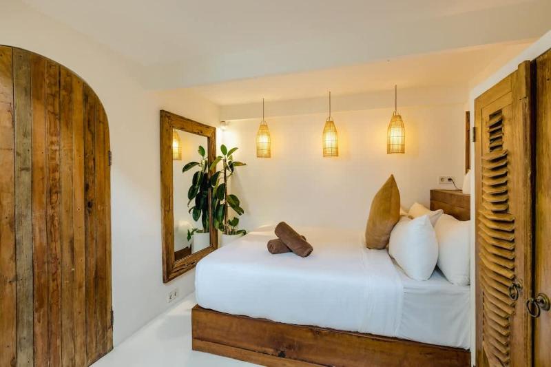 Elegant 4BR Pool Villa Families & Groups - image 50
