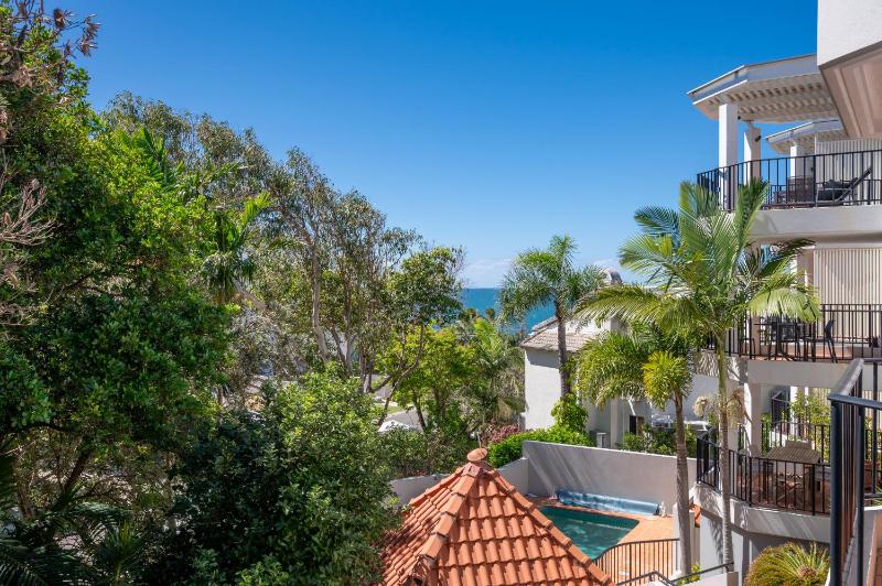 Seaside apartment minutes from Sunshine Beach - image 10