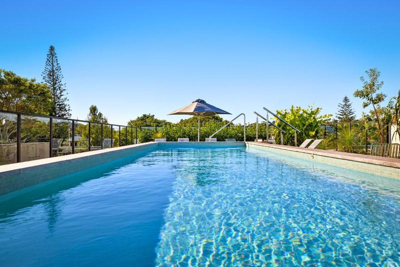 Byron Social on Jonson - Luxury Apartment in the Heart of Byron Bay Rooftop pool - image 16