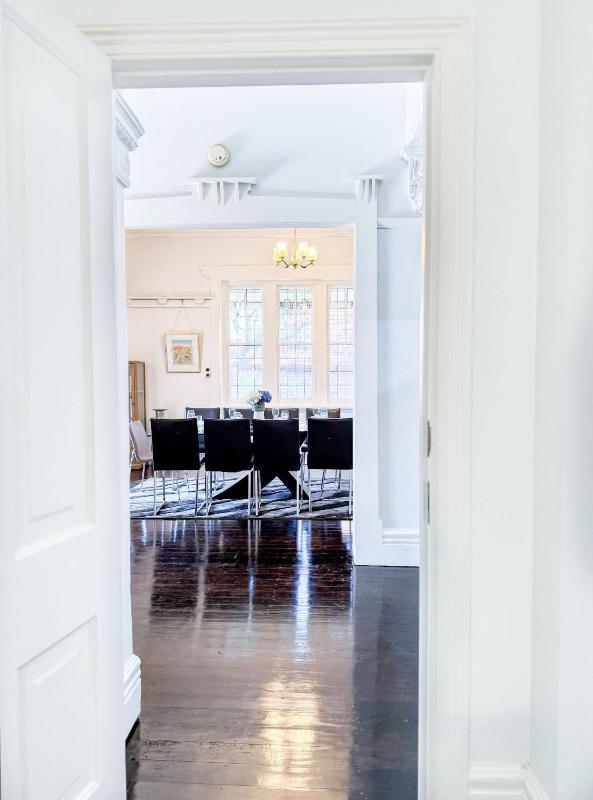 Stunning Heritage House - Chatswood Mall & Station - image 5
