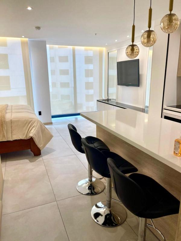 Elegant Studio Pool & Jacuzzi - image 16
