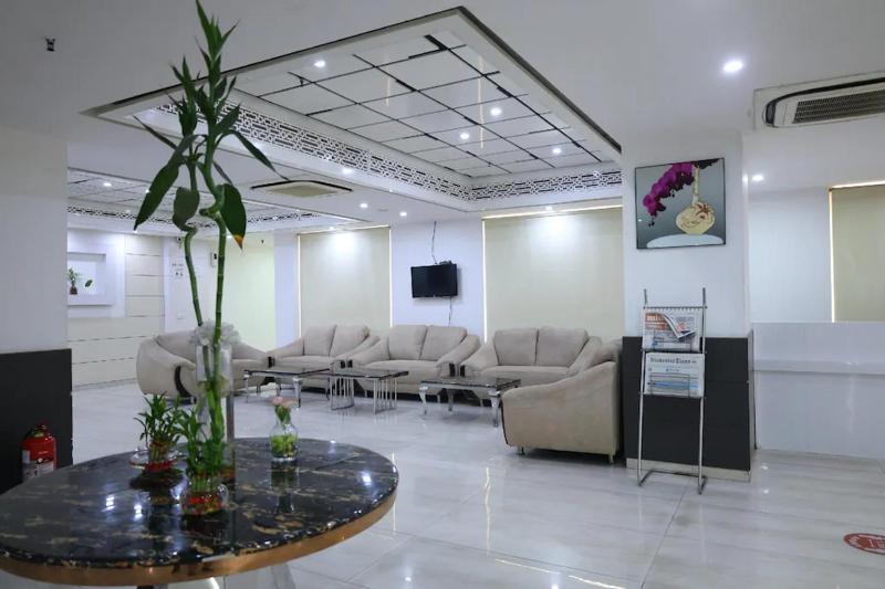 Hotel Banana Tree & Banquets 5 Min From Anand Vihar Bus Terminal and Vaishali Metro Station - image 15