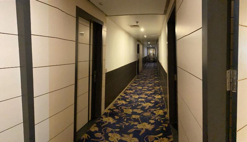 Hotel Banana Tree & Banquets 5 Min From Anand Vihar Bus Terminal and Vaishali Metro Station - image 14
