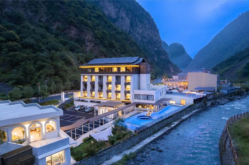翡丽私汤别院毕棚沟景区理小路店 - image 1