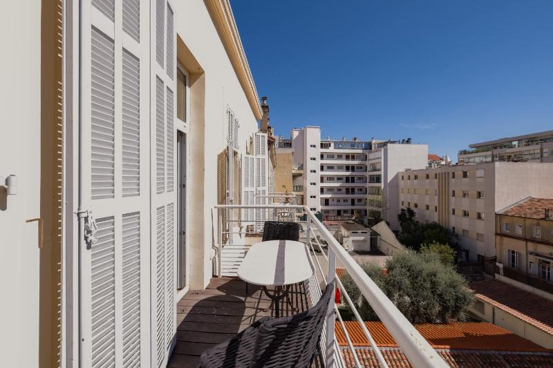 2 bedroom apartment in Cannes centre: Santiago - image 14
