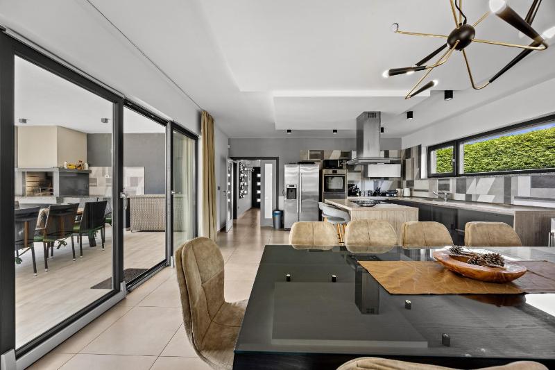 Villa Ula in Pula with heated pool sauna & private tennis court - image 10