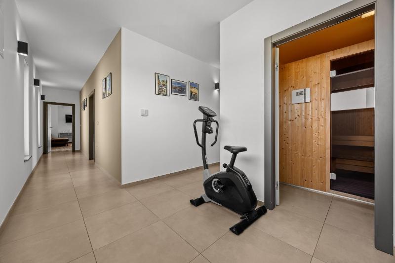 Villa Ula in Pula with heated pool sauna & private tennis court - image 34