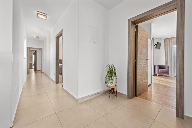 Villa Una in Pula with heated pool and whirlpool - image 20