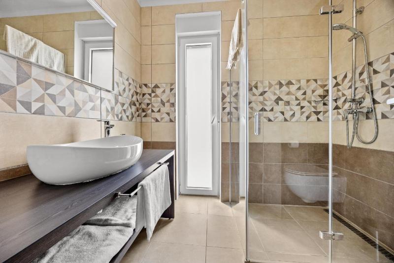 Villa Una in Pula with heated pool and whirlpool - image 48