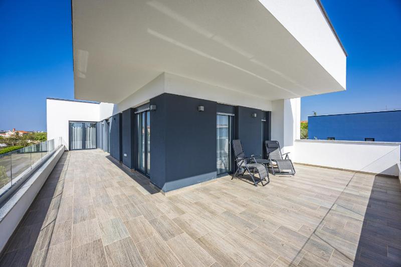 Villa Una in Pula with heated pool and whirlpool - image 8