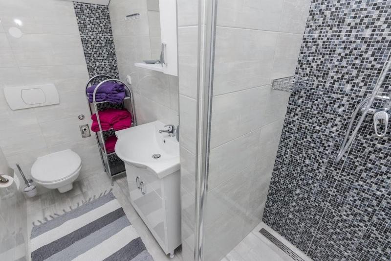 Flora Maris Pool Apartments - image 26