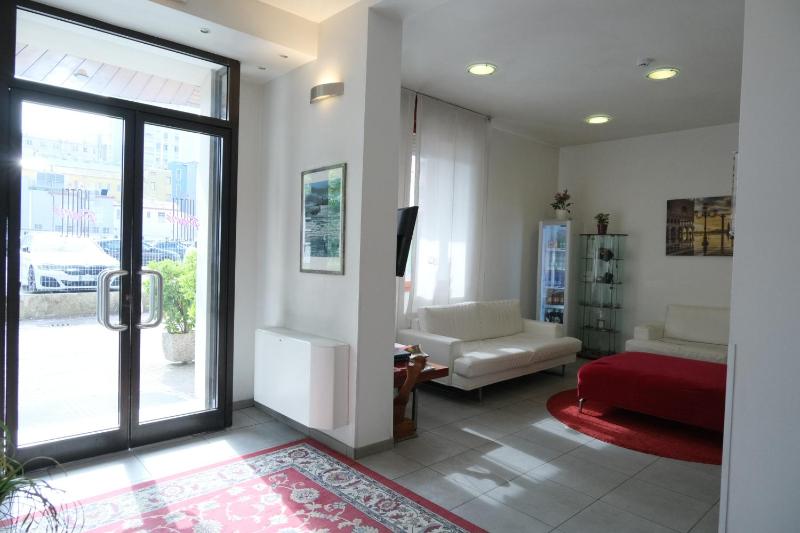 Hotel Paris - image 20