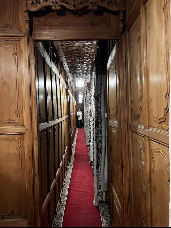 Katharine Luxury Houseboats - image 2