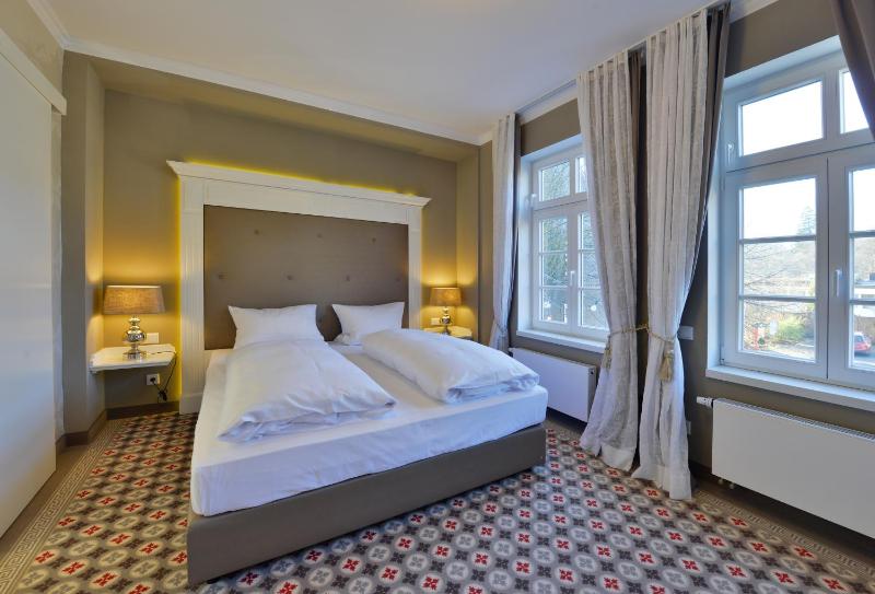 Double Room image 4