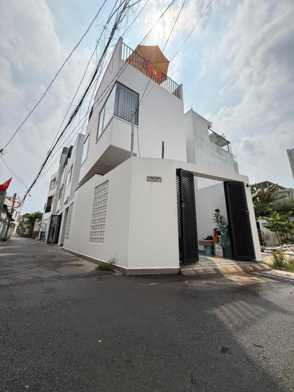 Town House for rent in Thủ Đức - image 1