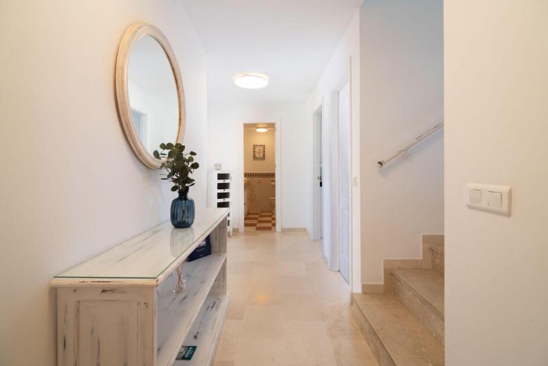 Beachfront PENTHOUSE - El MIRADOR DE BERMUDA BEACH - image 34