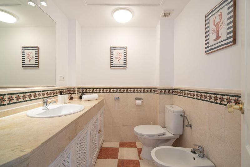 Beachfront PENTHOUSE - El MIRADOR DE BERMUDA BEACH - image 46