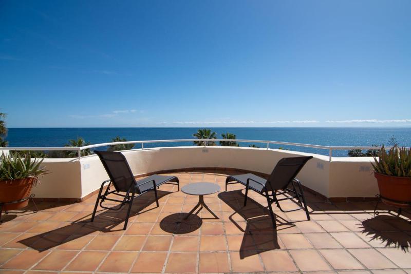 Beachfront PENTHOUSE - El MIRADOR DE BERMUDA BEACH - image 32