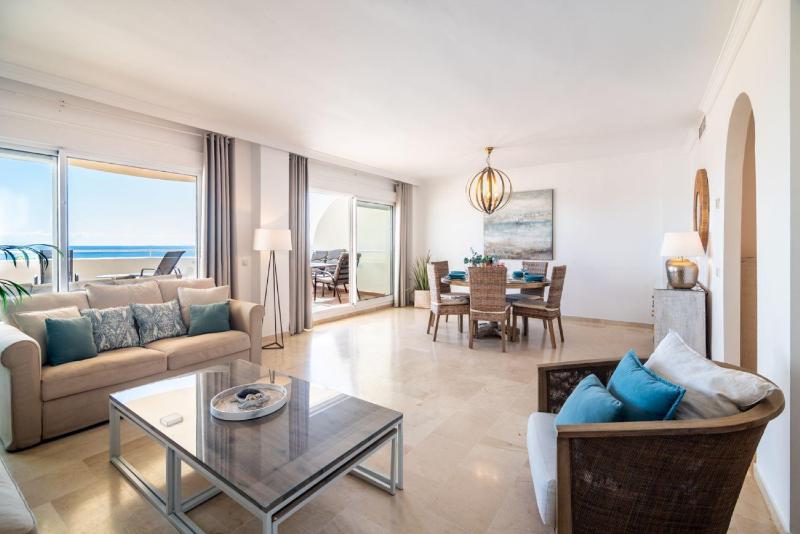 Beachfront PENTHOUSE - El MIRADOR DE BERMUDA BEACH - image 39