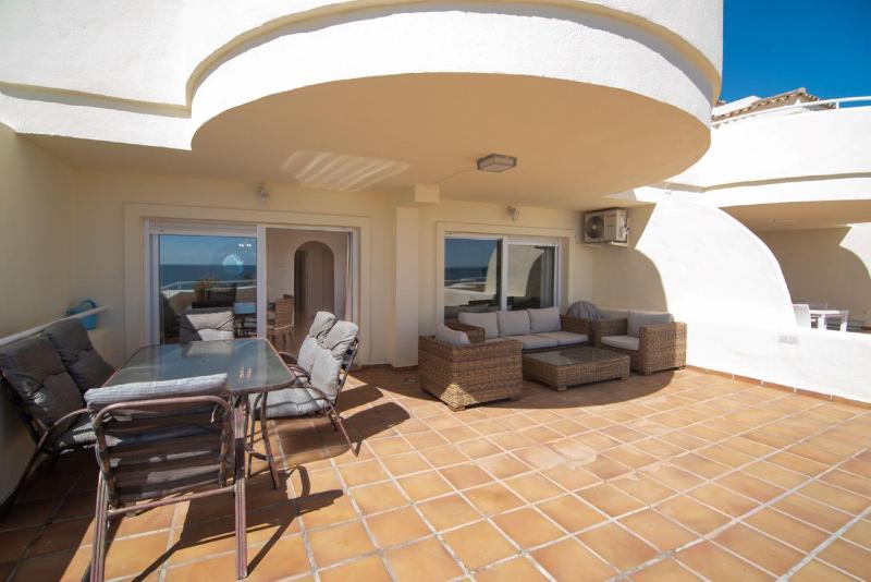 Beachfront PENTHOUSE - El MIRADOR DE BERMUDA BEACH - image 42