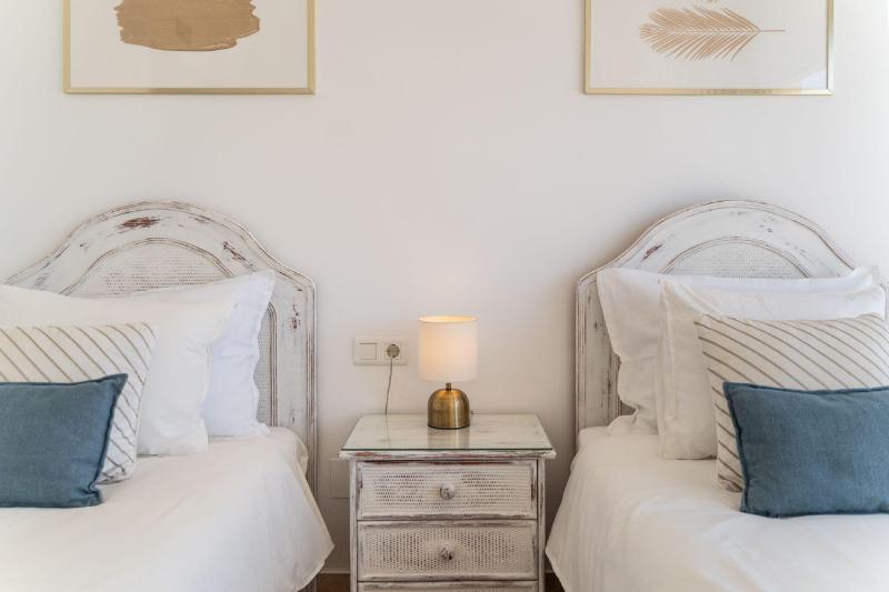 Beachfront PENTHOUSE - El MIRADOR DE BERMUDA BEACH - image 26