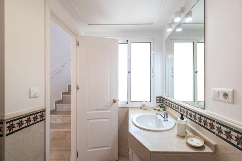 Beachfront PENTHOUSE - El MIRADOR DE BERMUDA BEACH - image 47