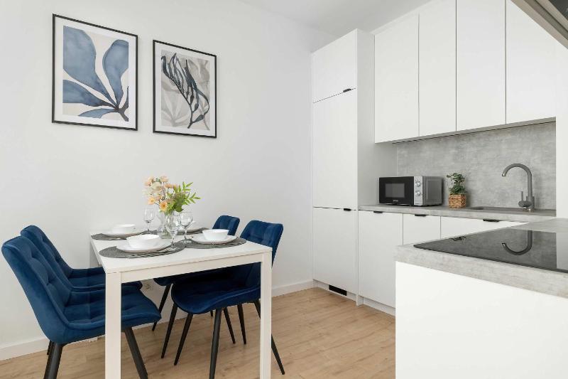 Nowoczesny Apartament z Balkonem i Parkingiem w Garażu Podziemnym blisko Spodka by Noclegi Renters - image 31