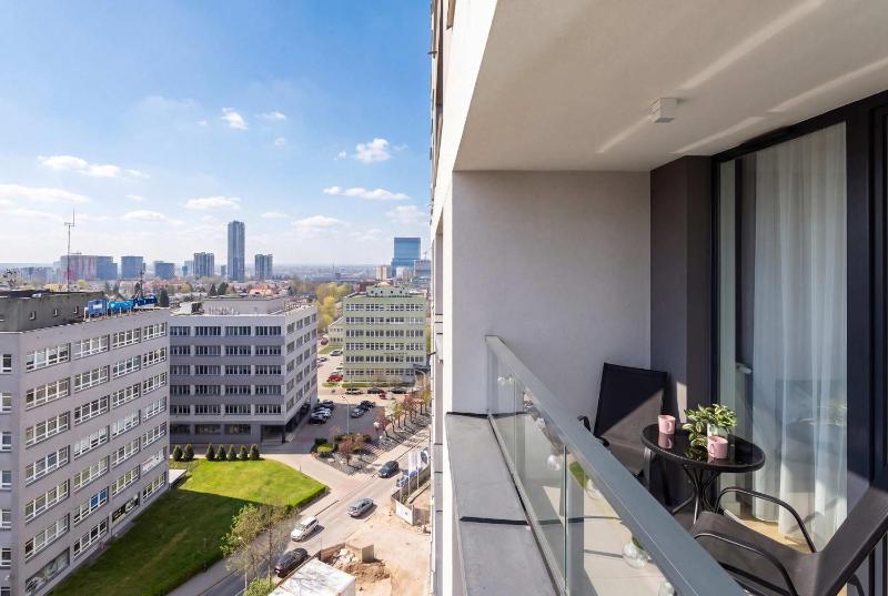 Nowoczesny Apartament z Balkonem i Parkingiem w Garażu Podziemnym blisko Spodka by Noclegi Renters - image 21