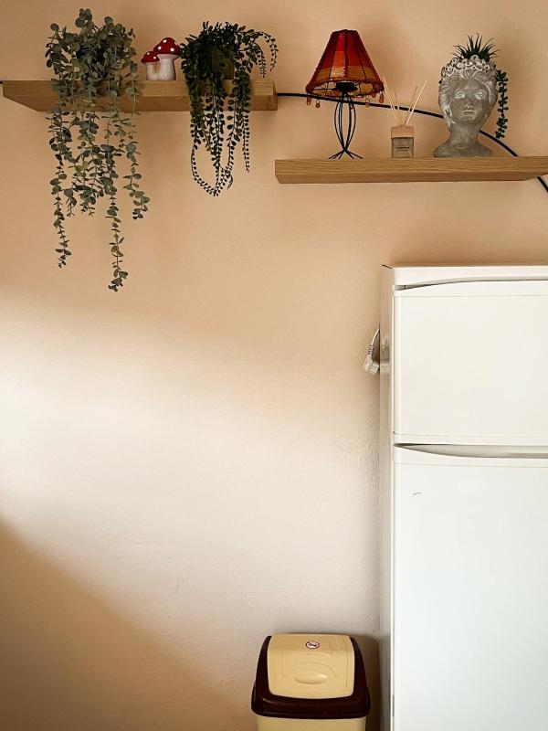Bright 5th-Floor Apartment with Balcony - image 13