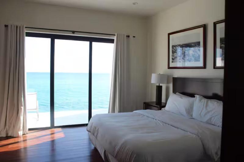 EXCLUSIVE Modern Apartment in Nasáu Bahamas - image 2