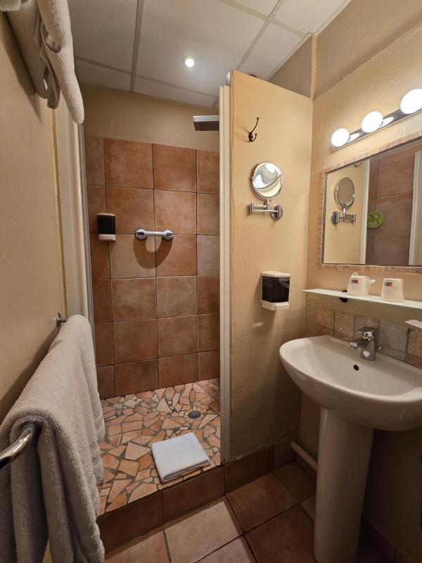 Hôtel Le Colbert - image 35