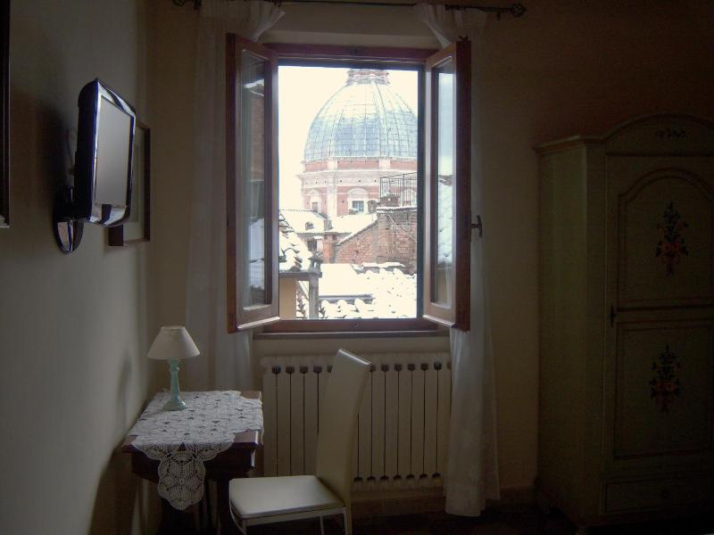 Double or Twin Room image 2