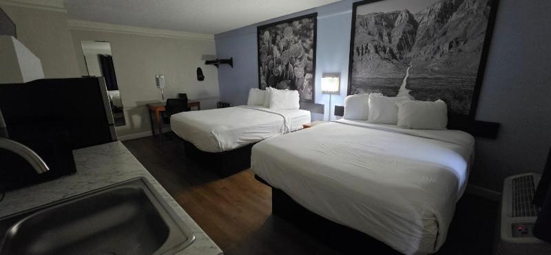 Super 8 by Wyndham Austin South - image 11