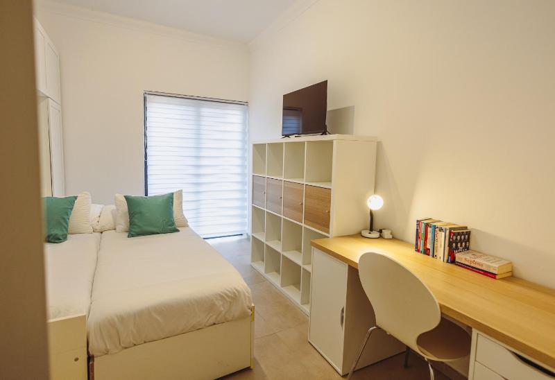 Central Apartment in St Julian's Perfect for Families - image 5