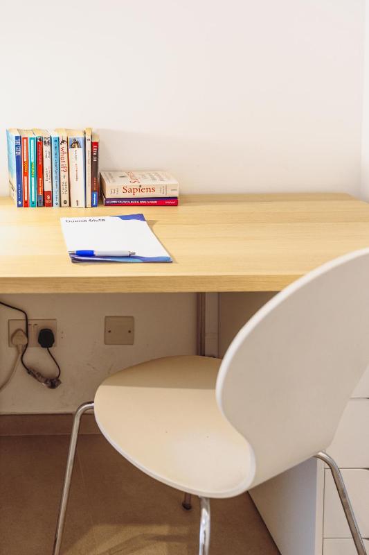 Central Apartment in St Julian's Perfect for Families - image 4