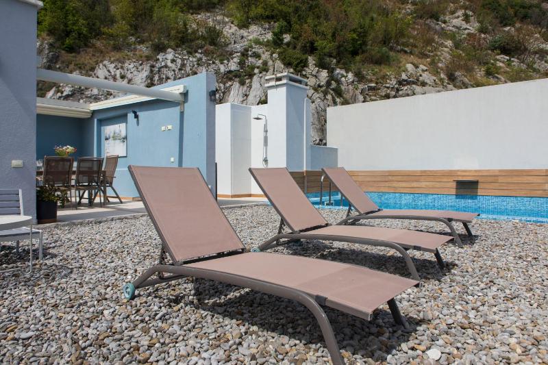 Villa Morion with Sauna and Pool - image 8