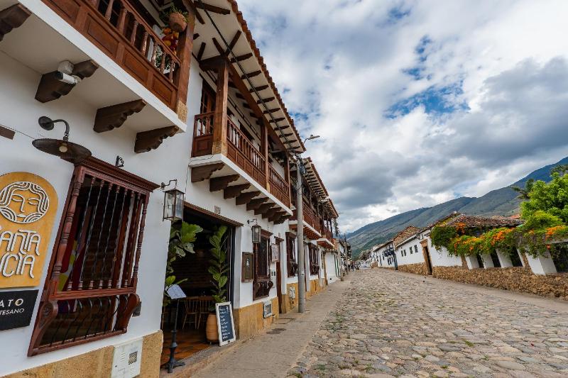 Colorida casa de 5 cuartos en Villa de Leyva - image 5