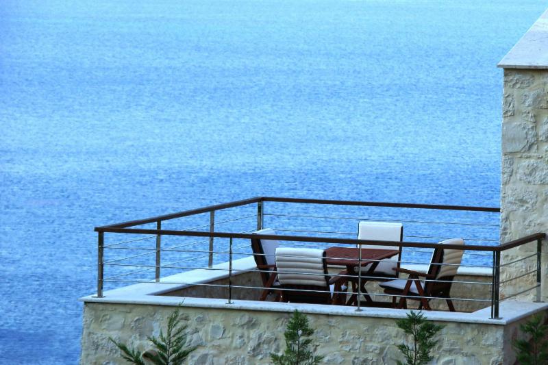 Family Suite with Private Pool (2 adults +  2 children) image 2
