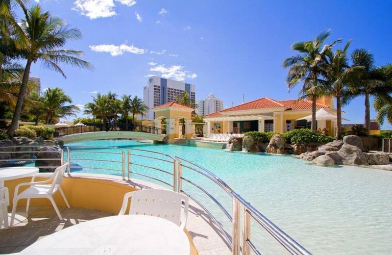 Chevron Renaissance - Private Apartments by Coastal Letting Co - image 10