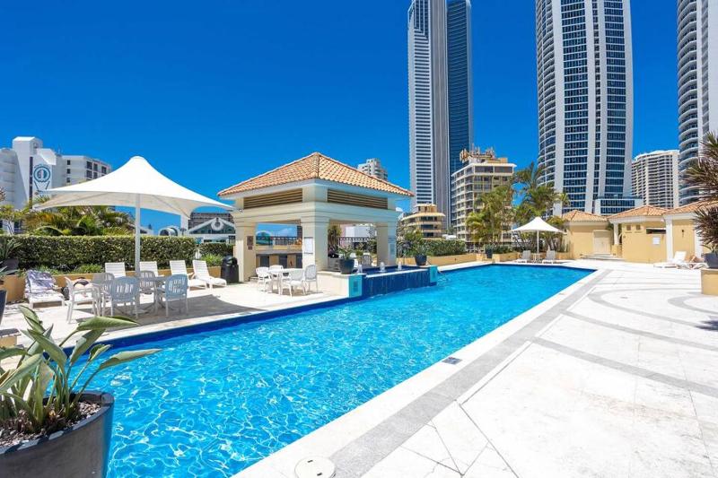 Chevron Renaissance - Private Apartments by Coastal Letting Co - image 14
