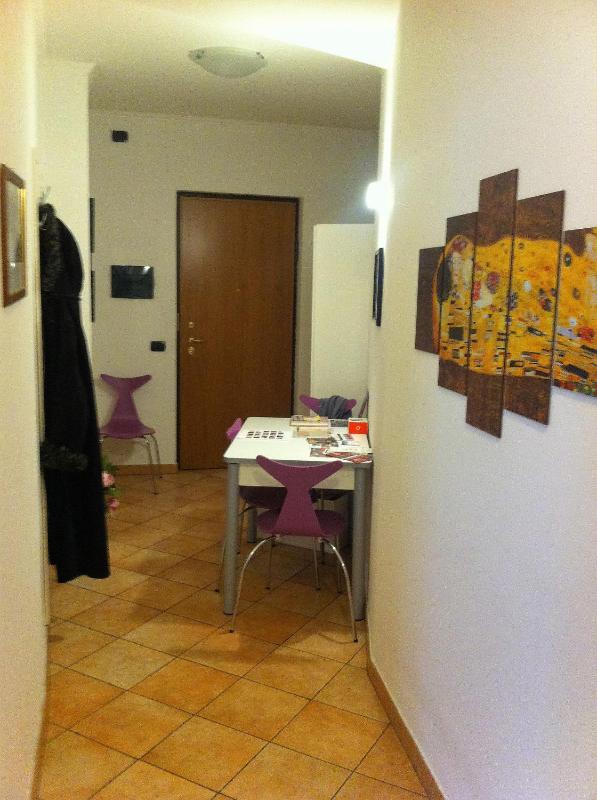 One-Bedroom Apartment image 3