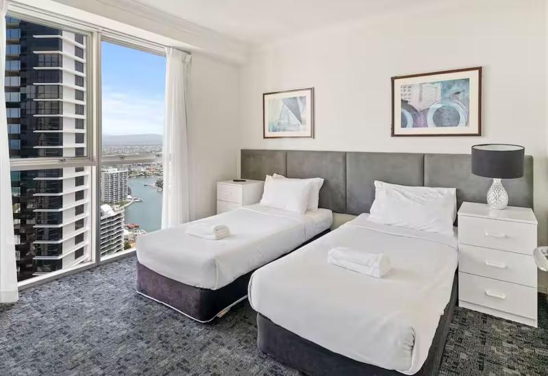 Chevron Renaissance - Private Apartments by Coastal Letting Co - image 16