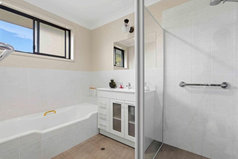 Sea La Stay Beach House by Book Jervis Bay - Spacious Dual Living Retreat in Vincentia 3 Mins Walk to the Beach - image 11
