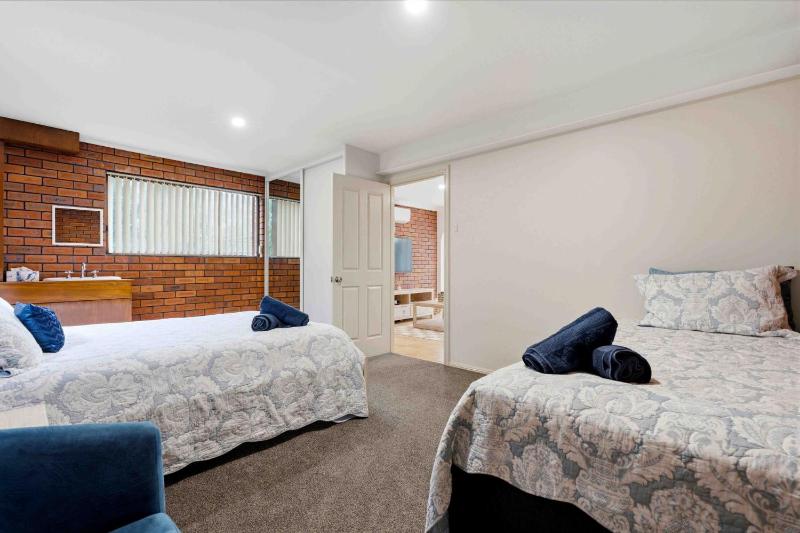 Sea La Stay Beach House by Book Jervis Bay - Spacious Dual Living Retreat in Vincentia 3 Mins Walk to the Beach - image 7