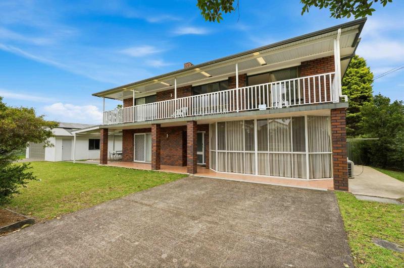 Sea La Stay Beach House by Book Jervis Bay - Spacious Dual Living Retreat in Vincentia 3 Mins Walk to the Beach - image 10